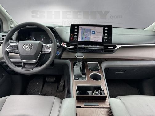 2022 Toyota Sienna XLE 7 Passenger