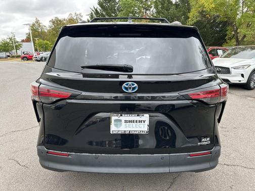 2022 Toyota Sienna XLE 7 Passenger