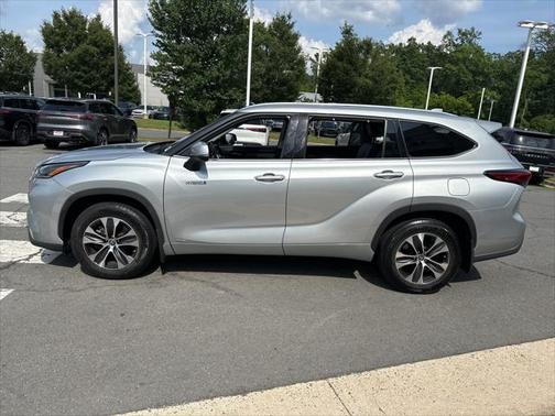 2021 Toyota Highlander Hybrid XLE