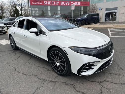 MANUFAKTUR Diamond White Metallic 2022 Mercedes-Benz EQS 580 4MATIC