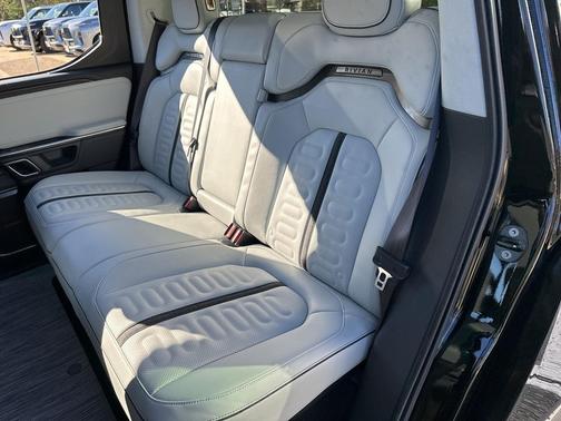 2022 Rivian R1T Adventure