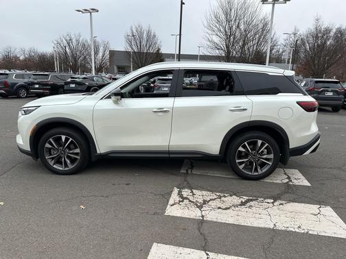 2024 INFINITI QX60 Luxe