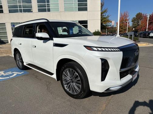 2026 INFINITI QX80 Luxe