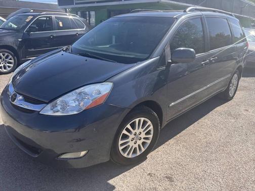 Gray 2007 Toyota Sienna XLE Limited