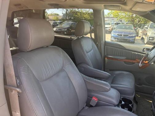 Gray 2007 Toyota Sienna XLE Limited