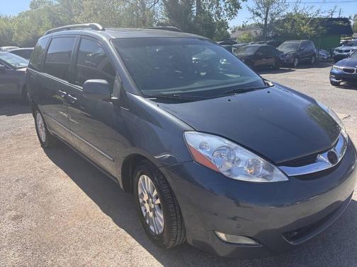 Gray 2007 Toyota Sienna XLE Limited