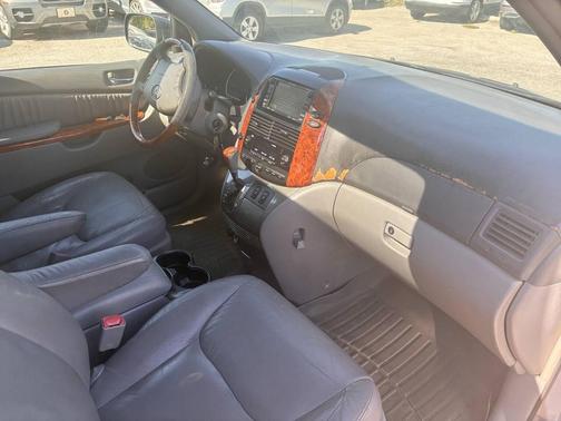 Gray 2007 Toyota Sienna XLE Limited