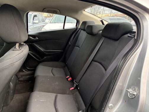 2015 Mazda Mazda3 i SV