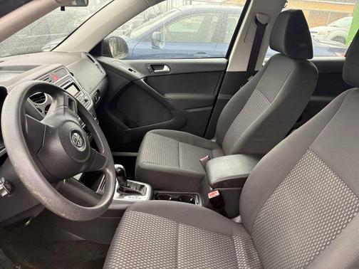 2011 Volkswagen Tiguan S