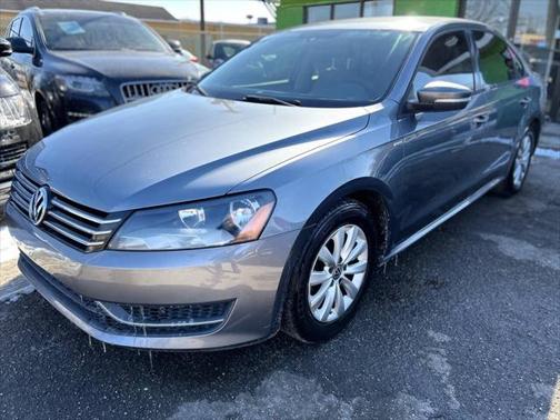 2013 Volkswagen Passat 2.5L Wolfsburg Edition