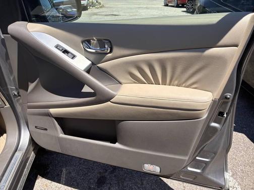 Champagne 2009 Nissan Murano SL