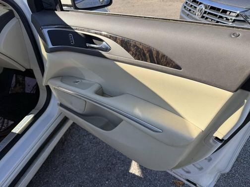 2013 Lincoln MKZ Base