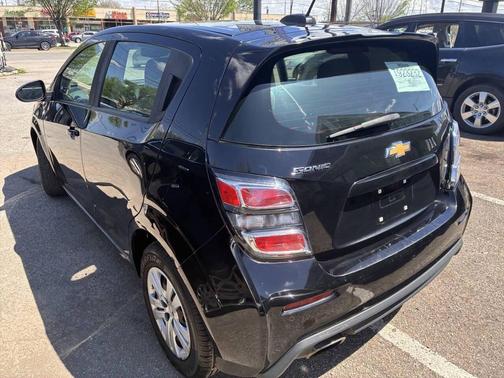 Mosaic Black Metallic 2020 Chevrolet Sonic FWD Hatchback 1FL 5-Door