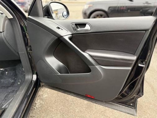 2017 Volkswagen Tiguan 2.0T Wolfsburg Edition