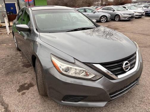 Charcoal 2016 Nissan Altima 2.5