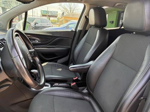 White Pearl Tricoat 2014 Buick Encore Base