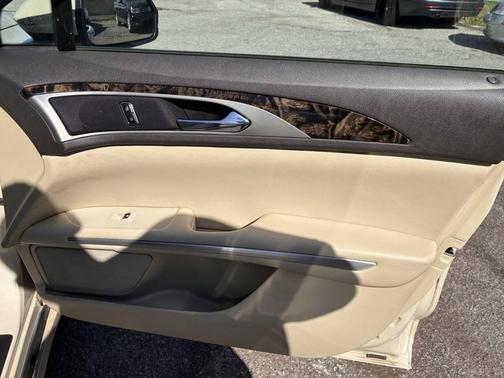 Platinum Dune Metallic Tri-Coat 2015 Lincoln MKZ Base