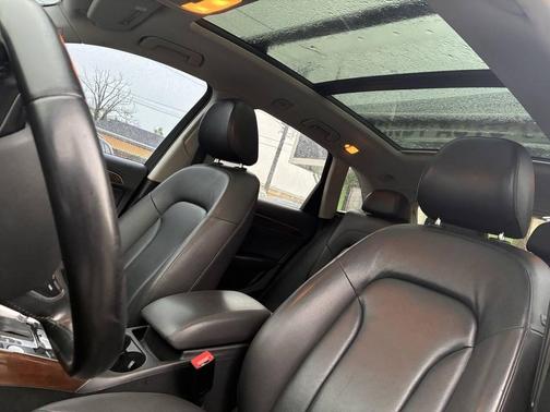 Daytona Gray Pearl Effect 2016 Audi Q5 2.0T Premium Plus