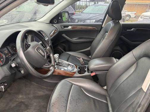 Daytona Gray Pearl Effect 2016 Audi Q5 2.0T Premium Plus
