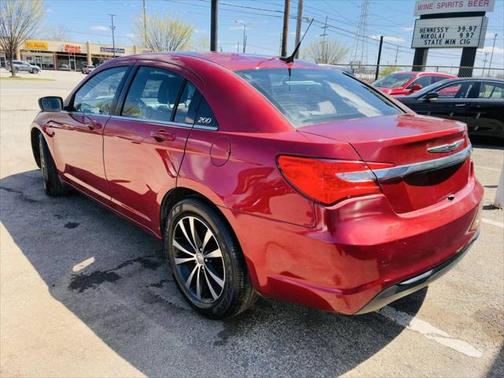 2013 Chrysler 200 Touring