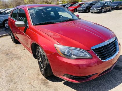 2013 Chrysler 200 Touring