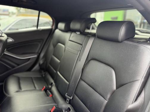 2017 Mercedes-Benz GLA 250 Base