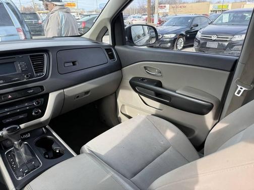 2015 Kia Sedona LX