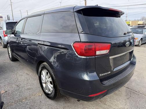 2015 Kia Sedona LX