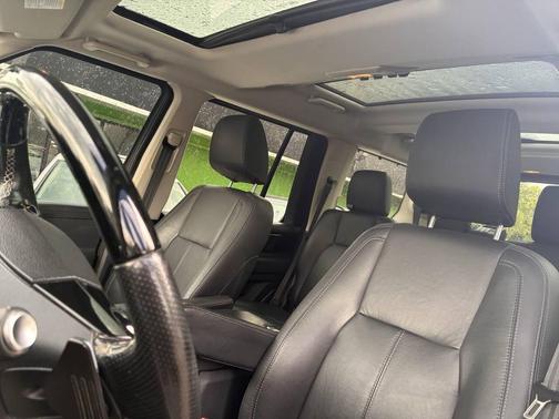 White 2016 Land Rover LR4 Base