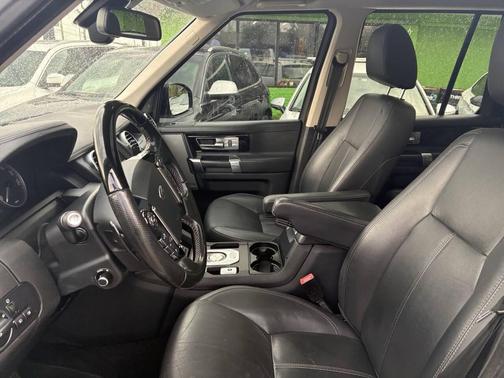 White 2016 Land Rover LR4 Base