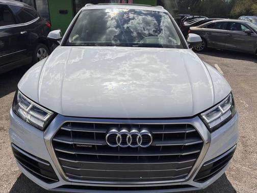 White 2019 Audi Q5 2.0T Premium Plus