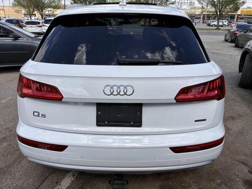 White 2019 Audi Q5 2.0T Premium Plus