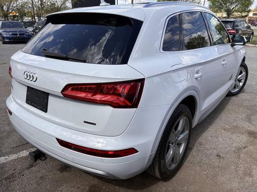 White 2019 Audi Q5 2.0T Premium Plus