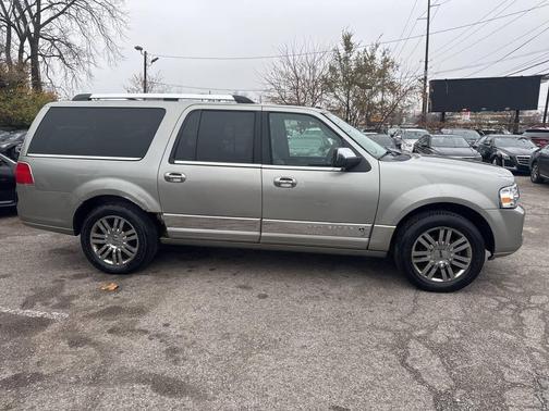 2009 Lincoln Navigator Base