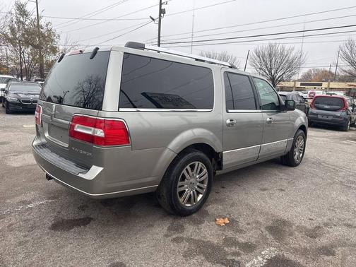 2009 Lincoln Navigator Base