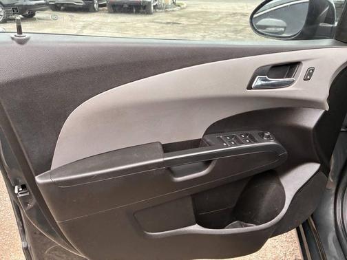 2017 Chevrolet Sonic LT