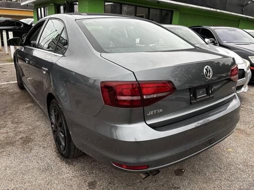Platinum Gray Metallic 2017 Volkswagen Jetta 1.4T S