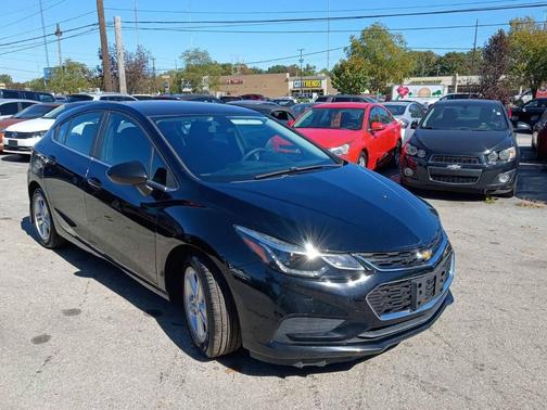 Black 2017 Chevrolet Cruze LT