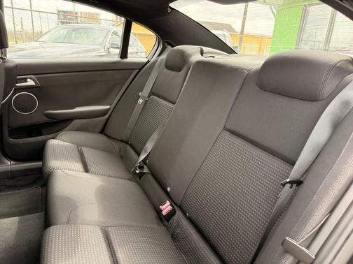 2009 Pontiac G8 Base w/Bluetooth 4dr Sedan