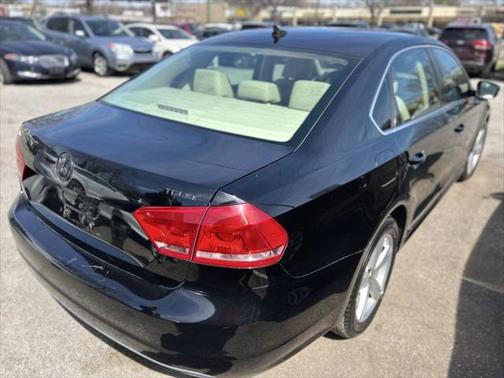 2013 Volkswagen Passat 2.0 TDI SE w/ Sunroof