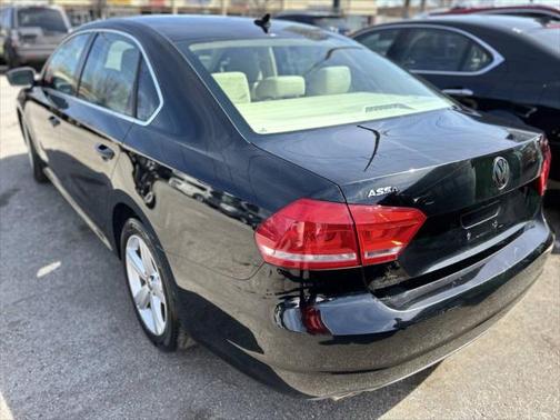 2013 Volkswagen Passat 2.0 TDI SE w/ Sunroof