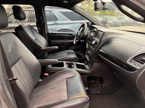 Billet Silver Metallic Clearcoat 2014 Chrysler Town & Country S