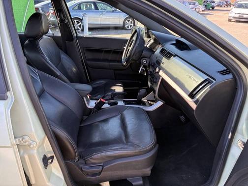 Green 2010 Ford Focus SEL