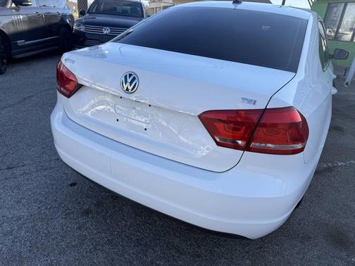 2015 Volkswagen Passat 1.8T Limited Edition