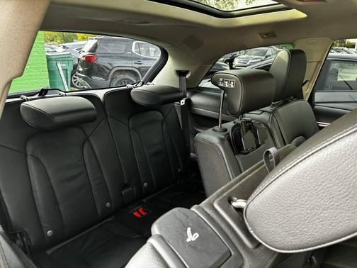 White 2015 Audi Q7 3.0T Premium Plus