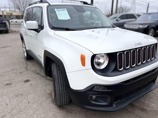 Alpine White 2016 Jeep Renegade Latitude