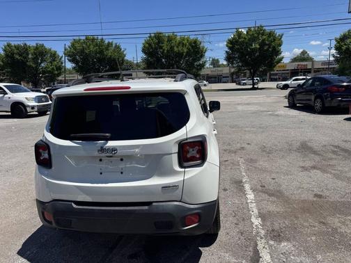 Alpine White 2016 Jeep Renegade Latitude
