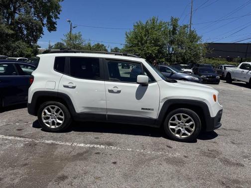 Alpine White 2016 Jeep Renegade Latitude