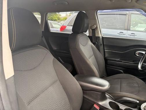 Clear White 2014 Kia Soul +