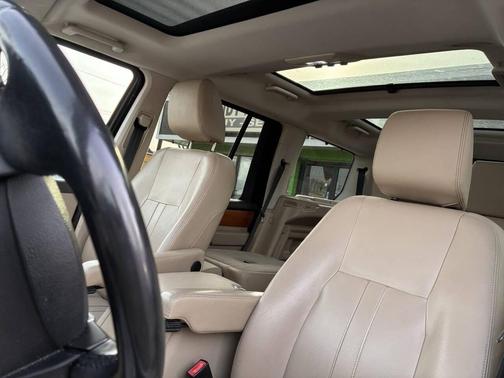 2015 Land Rover LR4 Base